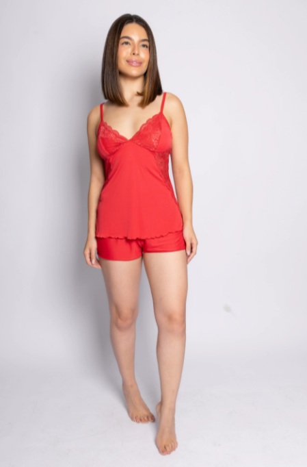 Adicionando elegância às noites: pijamas de renda e liganete